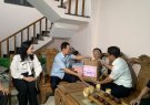 Đồng chí Trịnh Tuấn Sinh- Phó Bí thư Tỉnh ủy viếng nghĩa trang liệt sĩ, thăm và tặng quà cho các gia đình chính sách tại huyện Nga Sơn