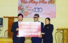 Hội người mù huyện Nga Sơn trao quà tết Canh tý cho các Hội viên
